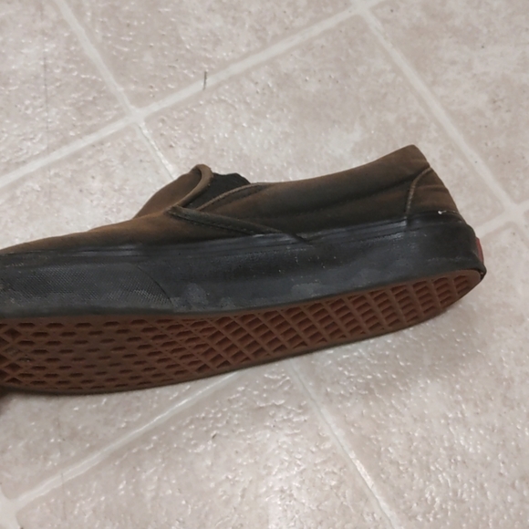 Shoes - Picture 3 of 4